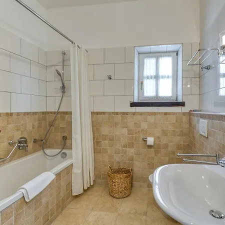 Vila Angelica