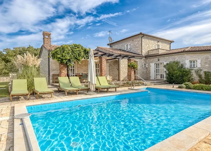 Angelica Villa Jakici